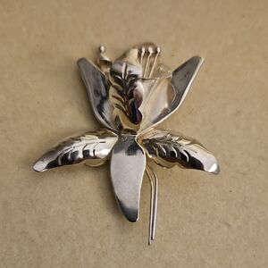 STERLING SILVER 925 MEXICO FLOWER BROOCH/PIN 2 1/2"